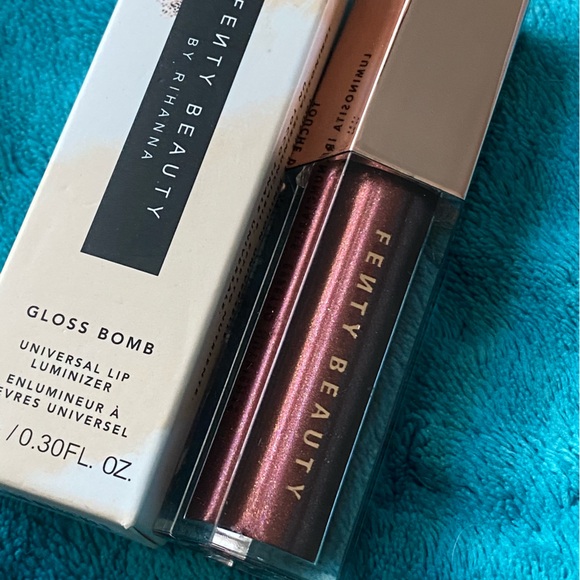 Fenty Beauty Gloss Bomb - Hot Chocolit - Picture 9 of 13